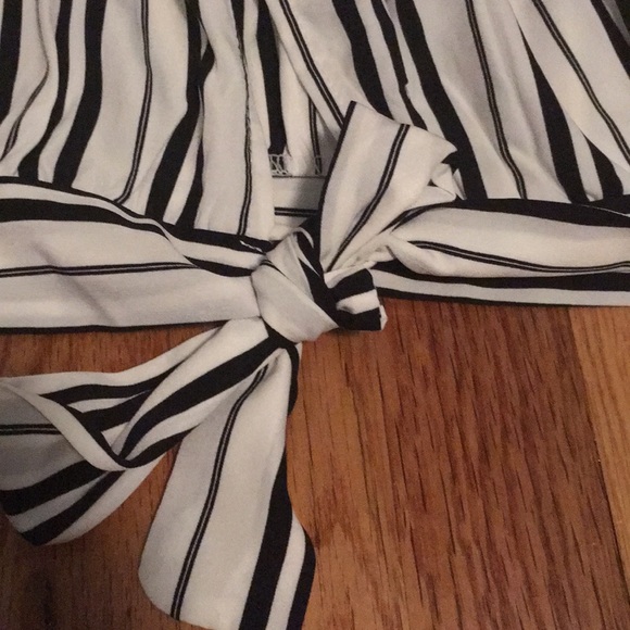 Cute striped crop tank - Picture 4 of 8